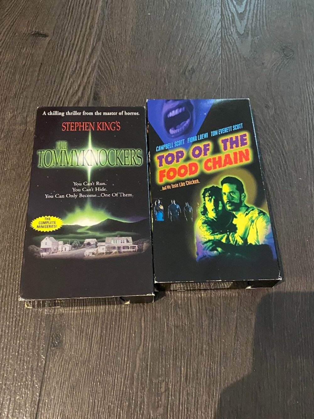 LOT OF 2 VHS HORROR - STEPHEN KING THE TOMMYKNOCKERS TOP OF THE FOOD CHAIN